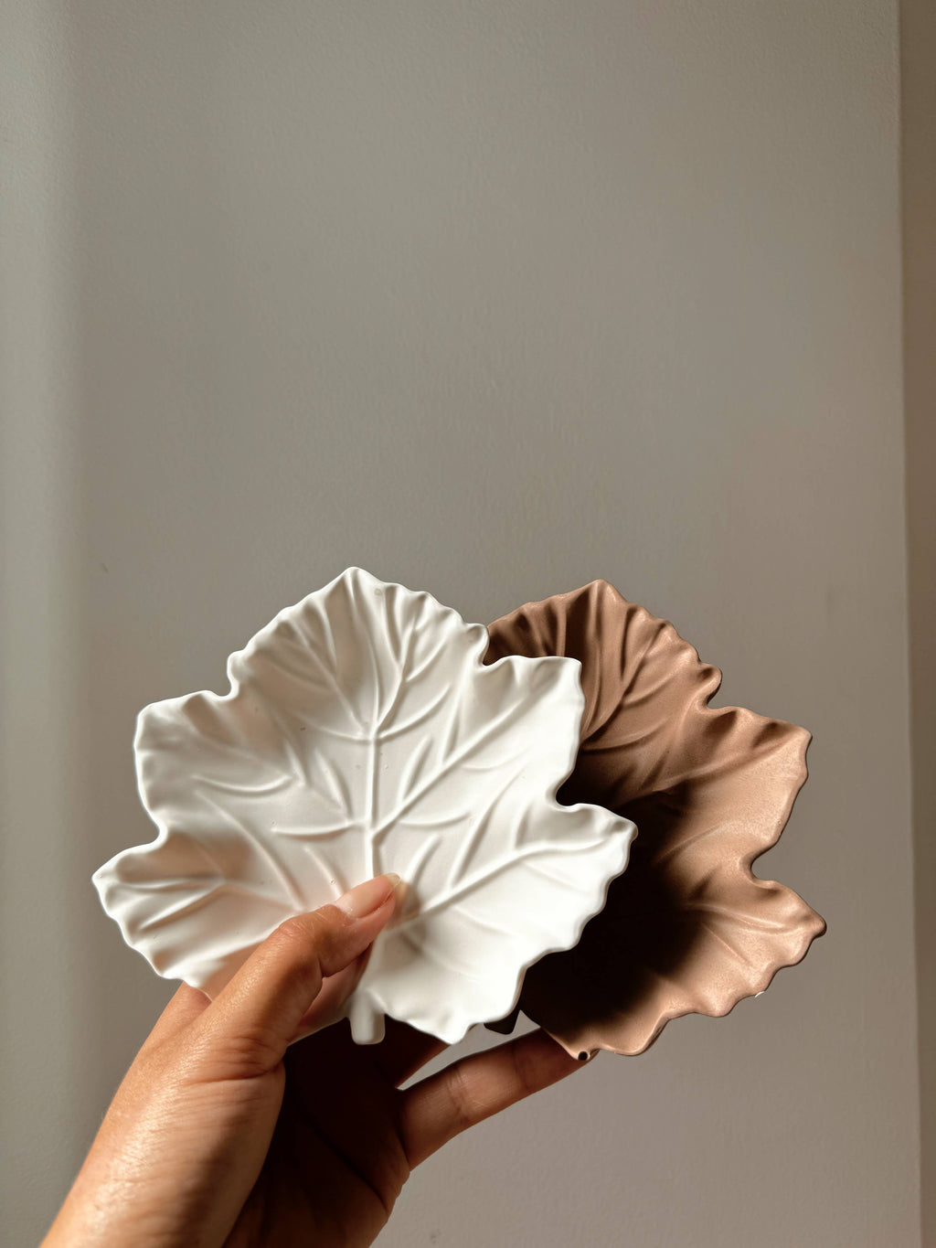 Plateau vide poche feuille d’érable fait main - Chocolat
