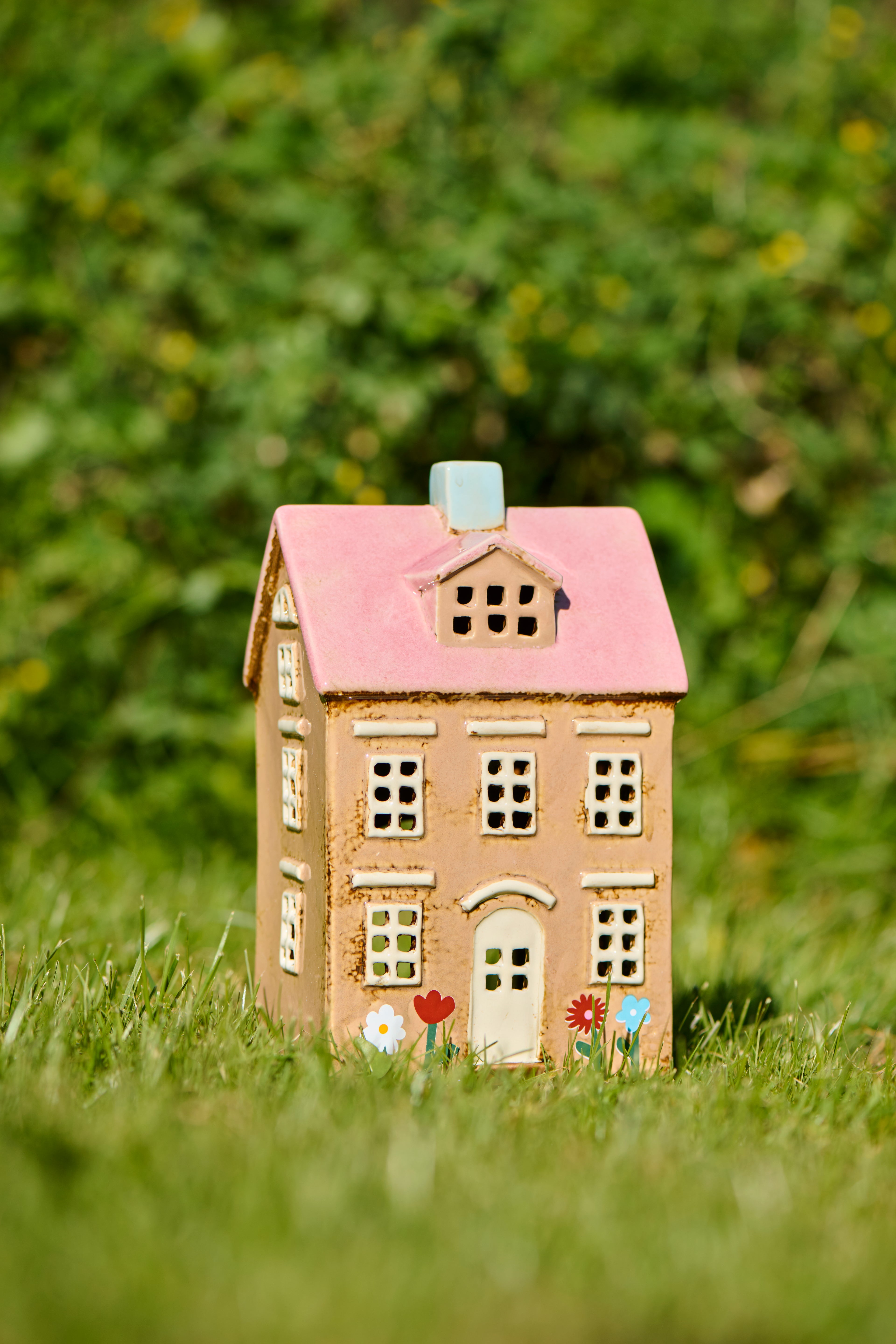 Bougeoir Maison, décor fleurs et toit rose