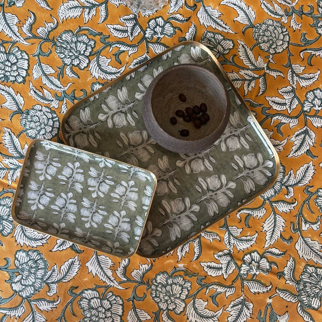 Plateau métal émaillé Alhambra olive, bordure dorée