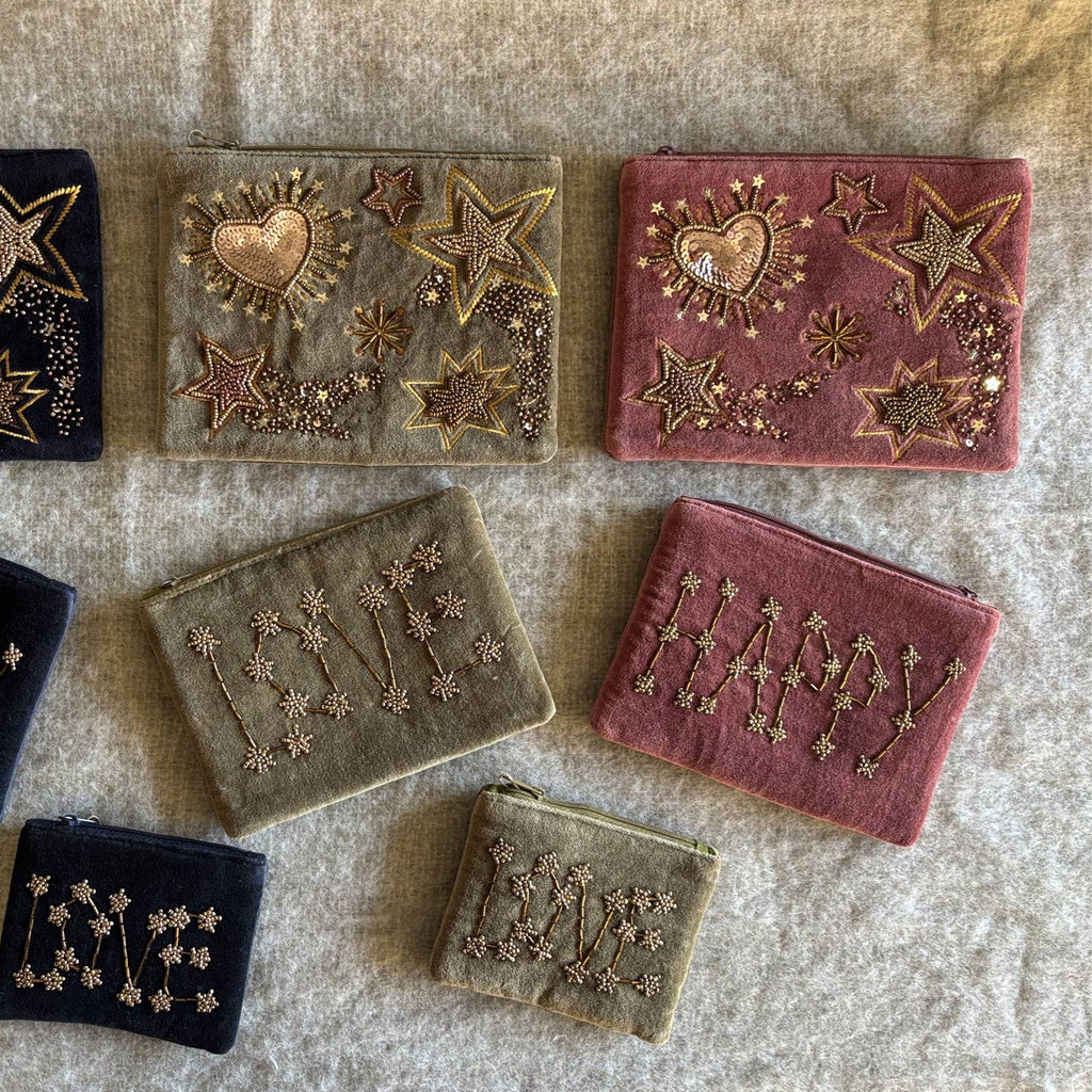 Pochette HAPPY velours brodée perles de laiton, bois de rose