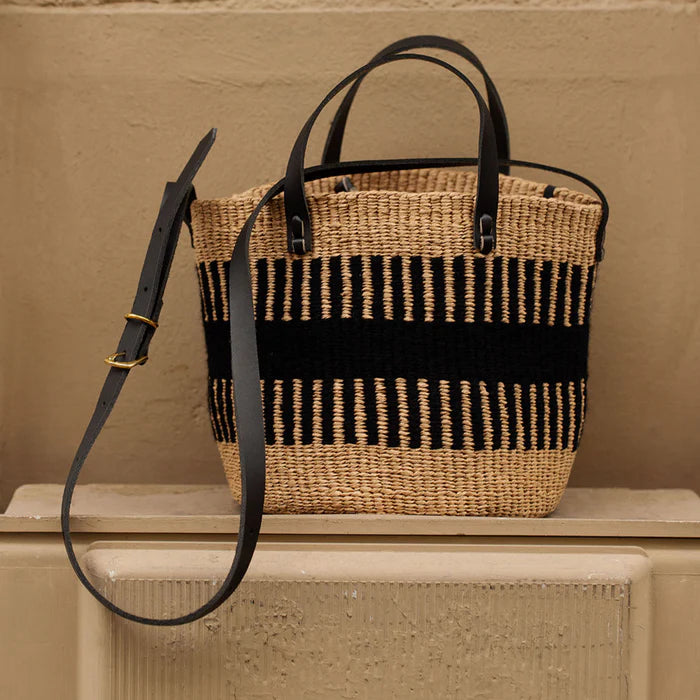 Sac noir-naturel avec lanière noir en cuir tressé à la main