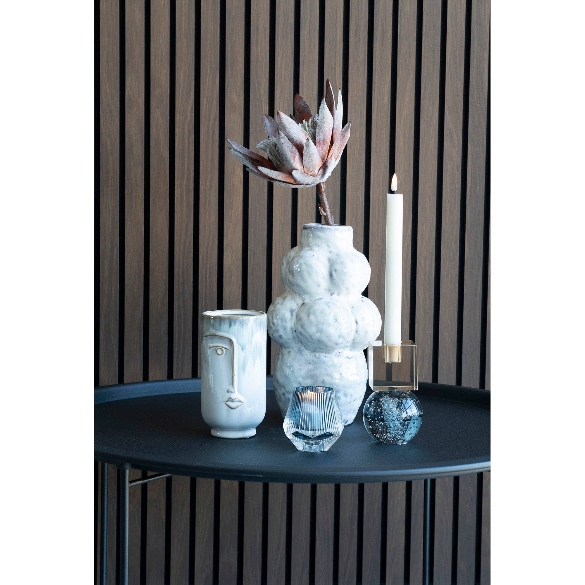 Vase avec visage