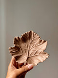 Plateau vide poche feuille d’érable fait main - Chocolat